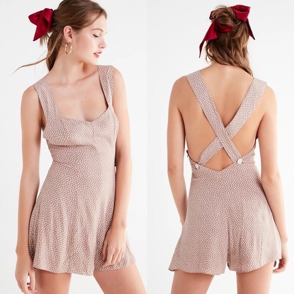 Urban Outfitters Daphne polka Dotted Cross-Back Button Romper Jumpsuit Playsuit - Picture 1 of 10